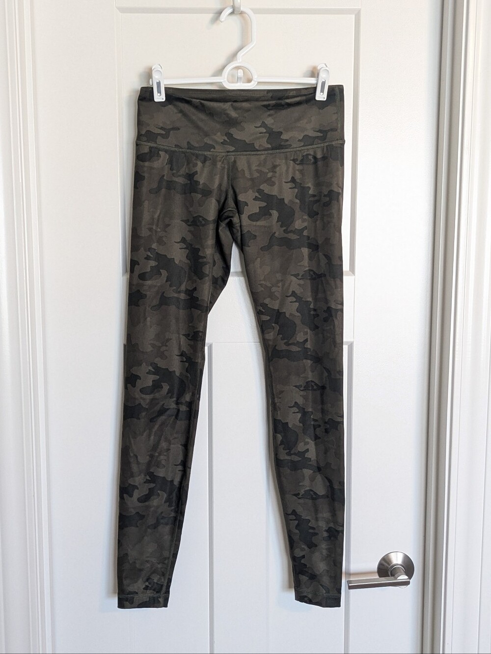 Lululemon Mid Rise Camo 29" Leggings sz 6